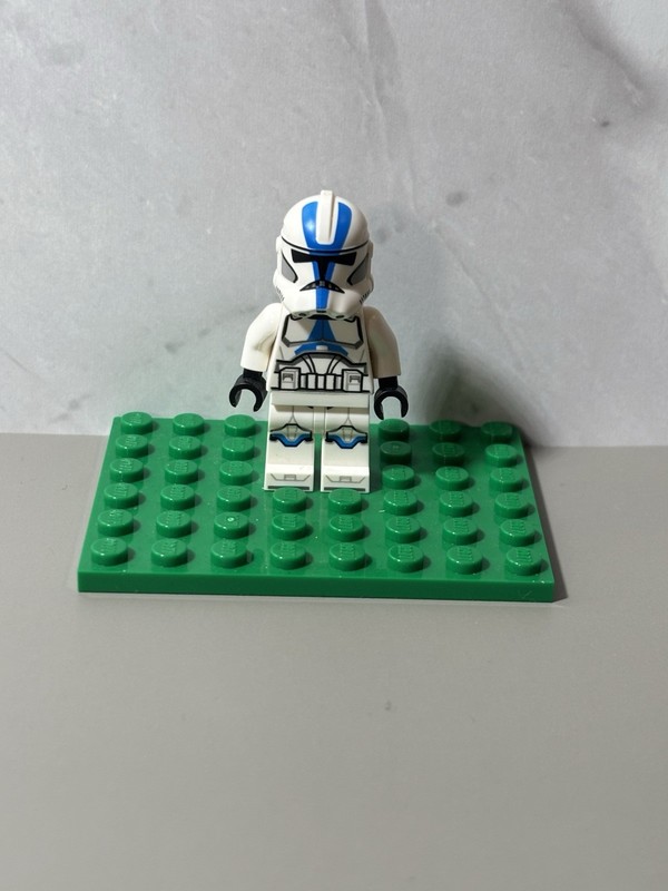 Lego Star Wars 501st Clone No Helmet Holes SW1094