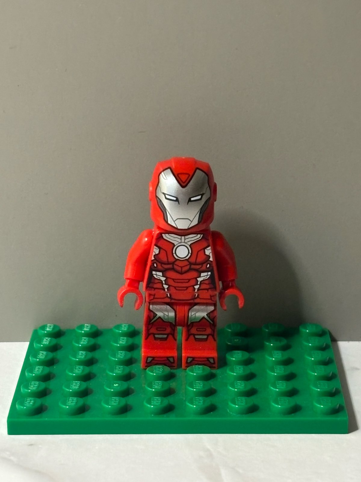 LEGO Marvel Super Heroes Pepper Potts Rescue Minifigure sh0665