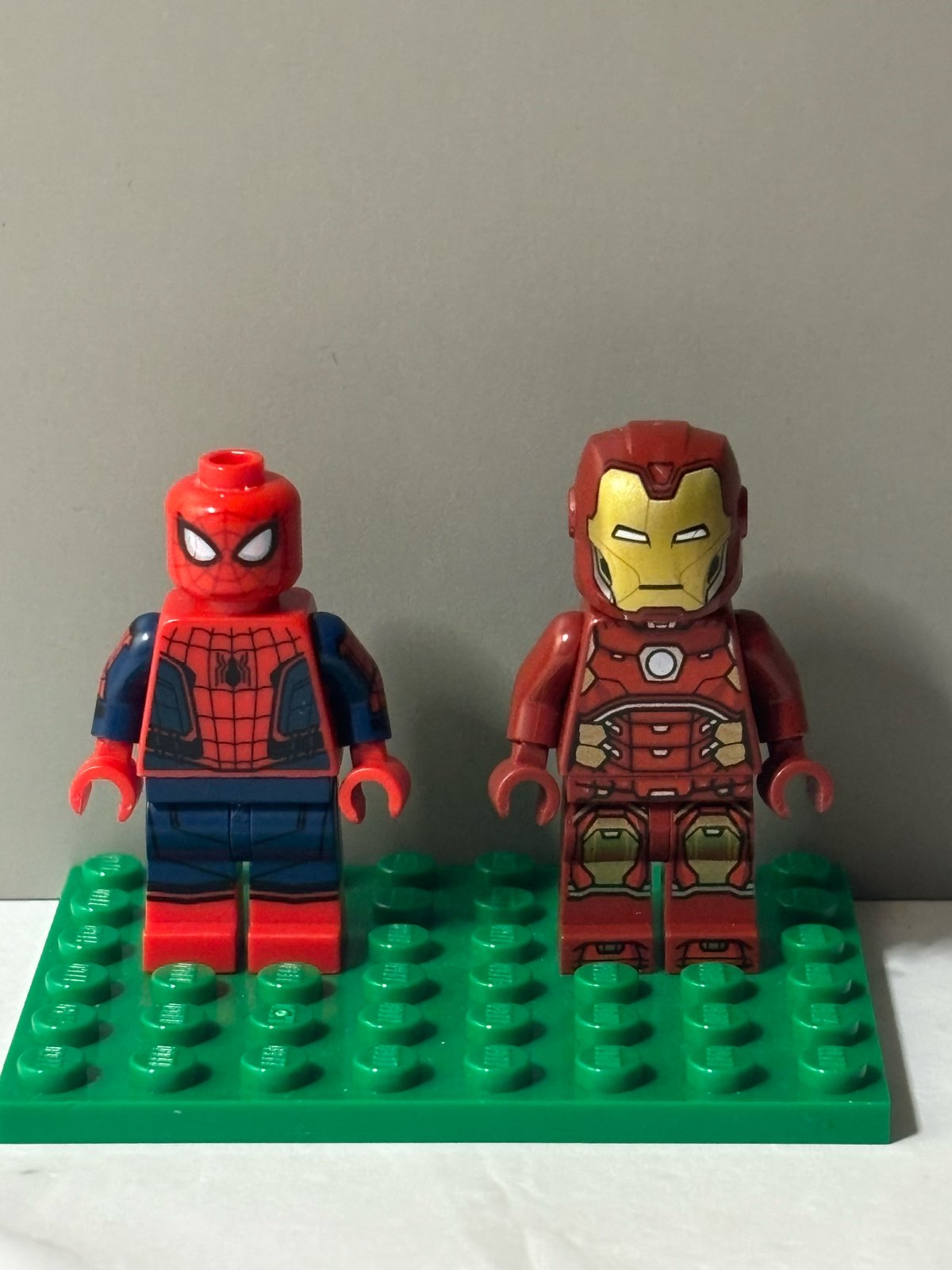 LEGO Marvel Spider-Man and Iron Man Minifigure Bundle