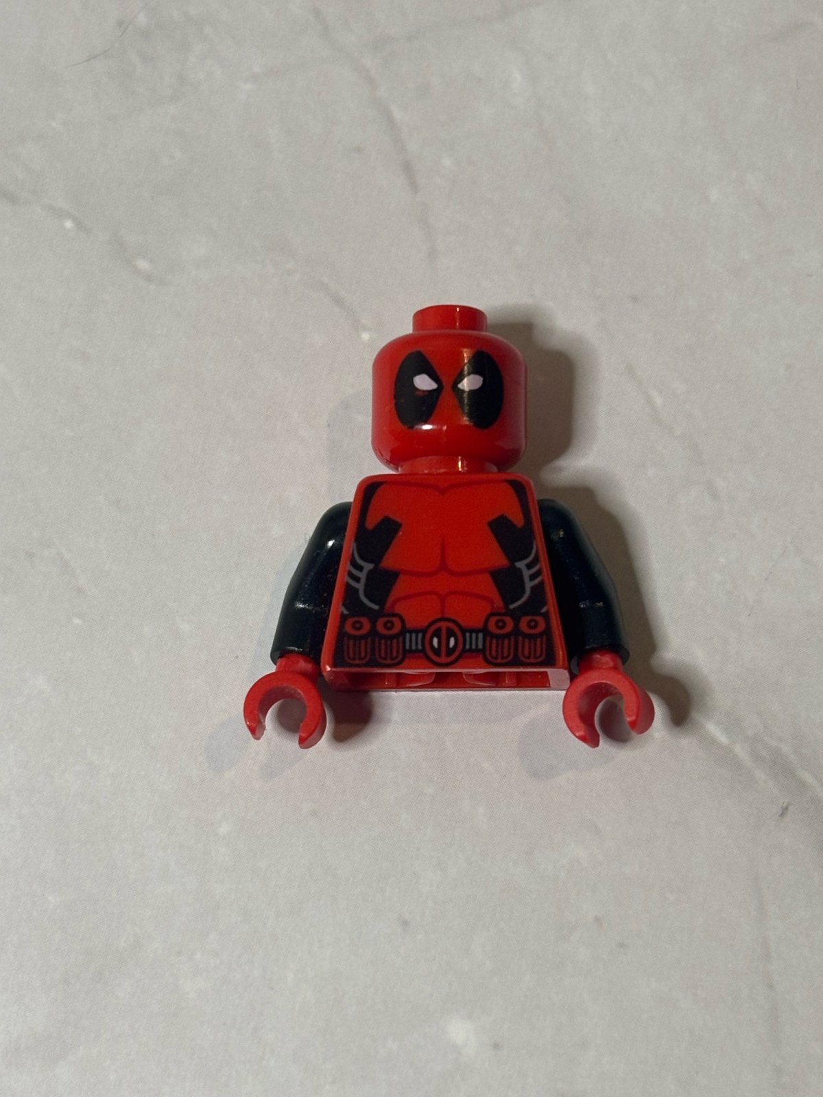 LEGO Marvel Deadpool Minifigure sh0032 Torso & Head Only 6866